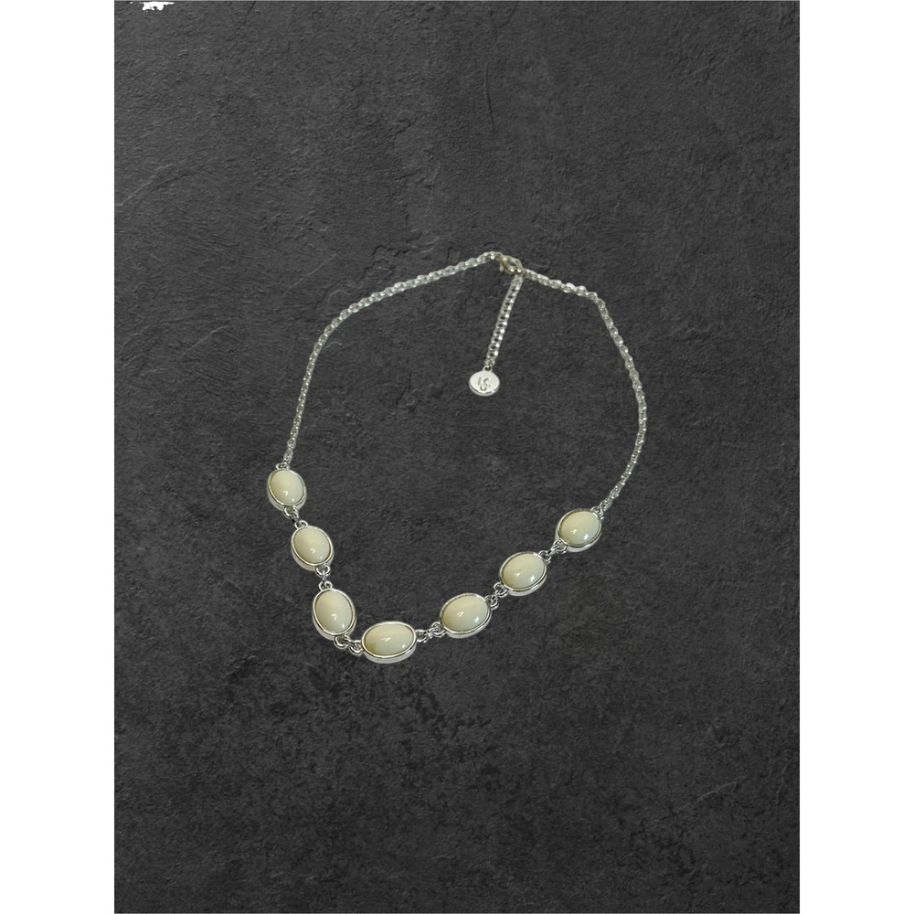 Liz Claiborne Cabochon Necklace 20" Silver Tone Cream Oval Stone